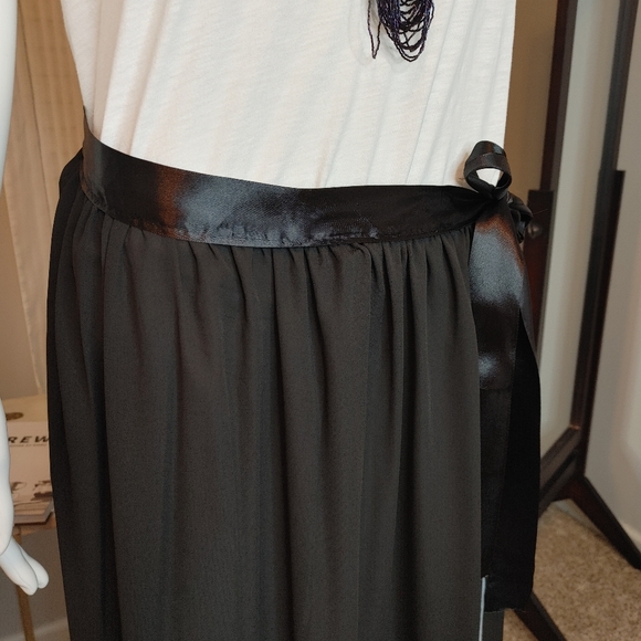 Black Tie Side Maxi Beach Sarong, Black O/S - Picture 4 of 13